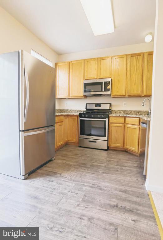Building Photo - 5822 Cowling Ct