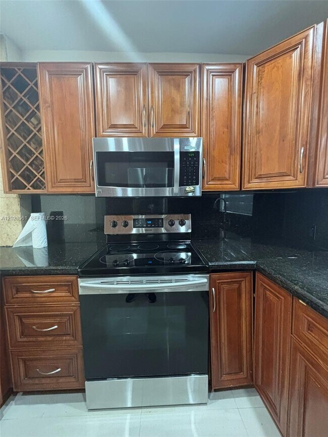 Foto del edificio - 1648 SW 13th St