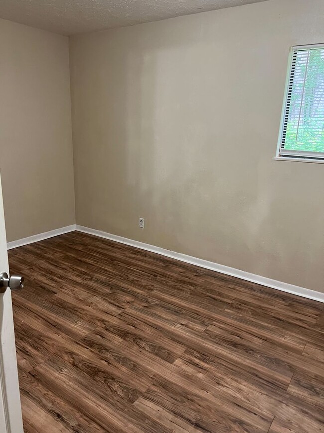 Foto del edificio - Strawberry Plains 37871 - 1 bedroom, 1 bat...