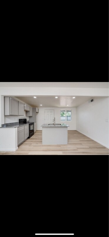 Building Photo - 5701 E Pima St