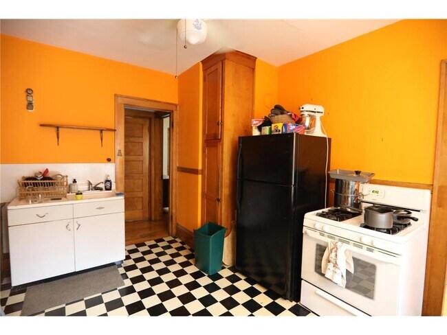 Foto del edificio - 824 5th St NE