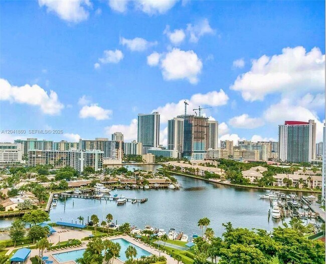 Foto del edificio - 500 Three Islands Boulevard