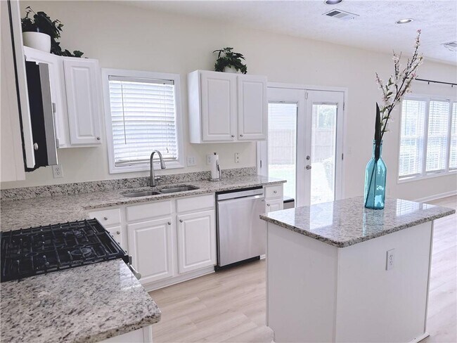 Building Photo - 3361 Shallowford Green Dr