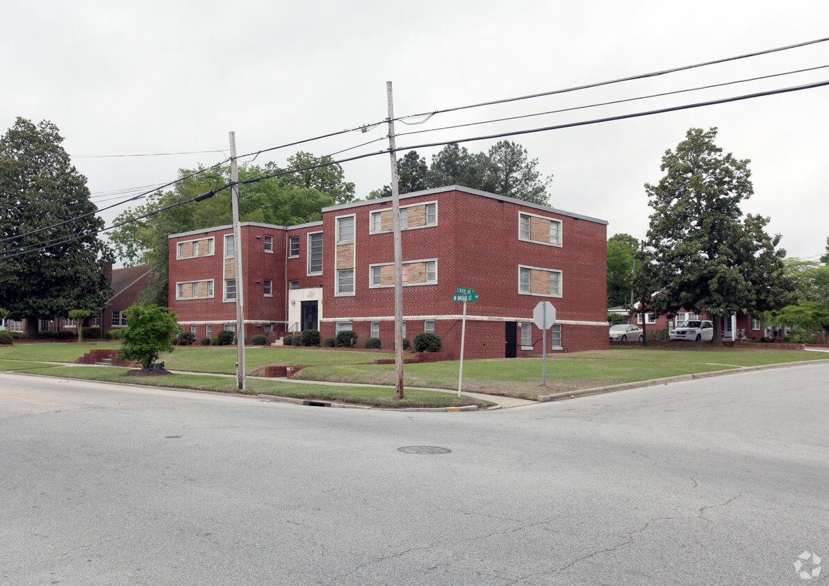 409 W Broad St, Dunn, NC 28334 Apartments in Dunn, NC