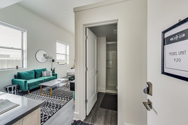Foto del edificio - Brand New Studio Apartments in Uptown