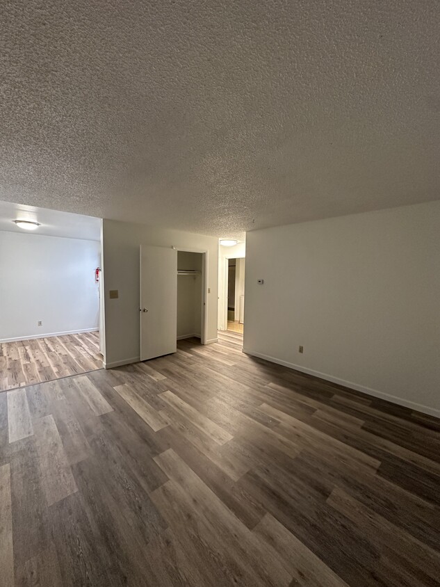 Foto principal - 8530 Kluane Ave