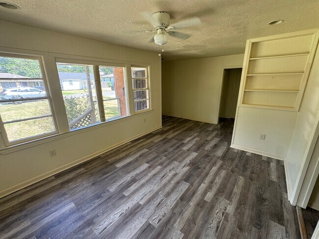 Foto del edificio - 4268 Mohican St