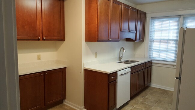 Kitchen - 7390 Norwood Ave