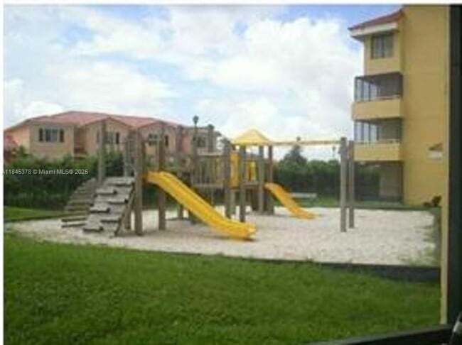 Building Photo - 8255 SW 152nd Ave