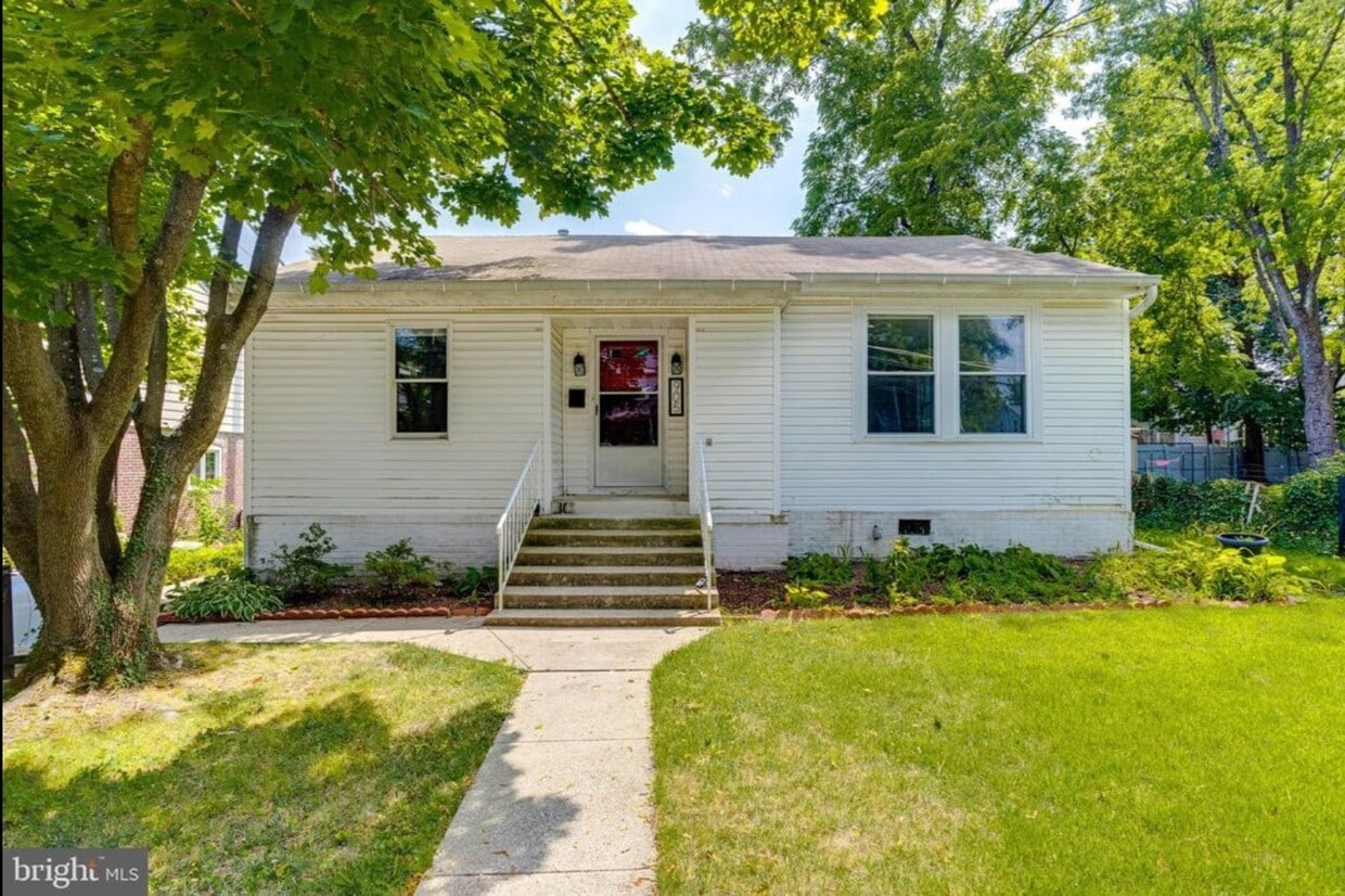 Photo - 905 Regester Ave