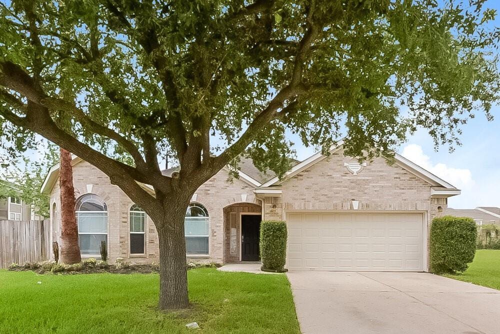 Primary Photo - 6115 Oak Bay Dr