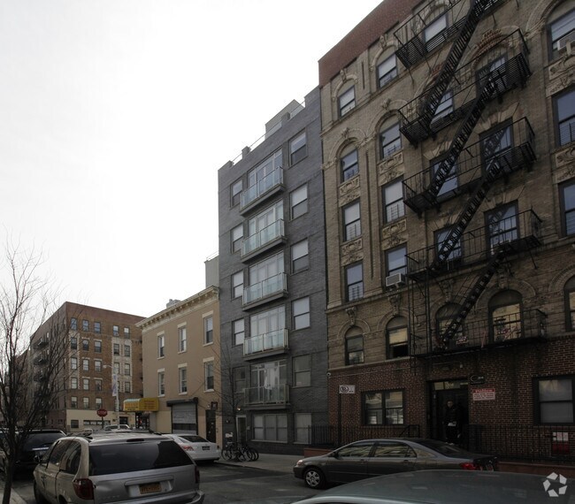 Foto principal - 210 S 1st St