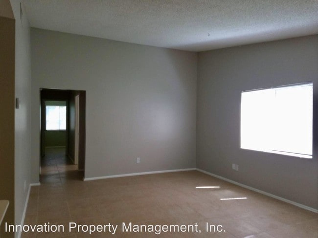Building Photo - 3 br, 2 bath House - 750 Robinhood Dr
