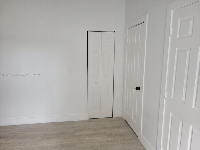 Foto del edificio - 1080 NW 186th St