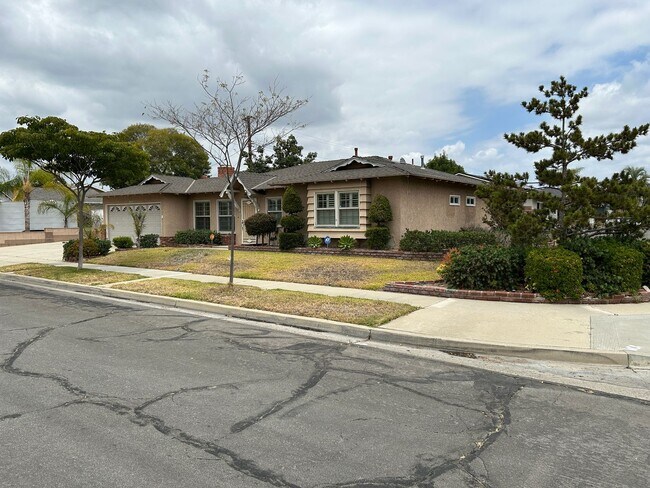 Building Photo - Charming Remodeled 1 Story Anaheim Home with RV Parking