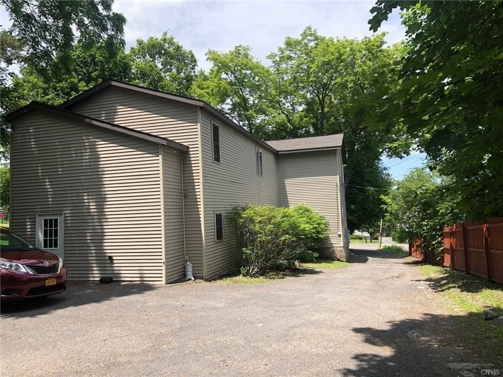 Building Photo - 4822 W Seneca Tpke