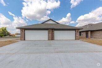 Building Photo - 2343 SW 90th Pl