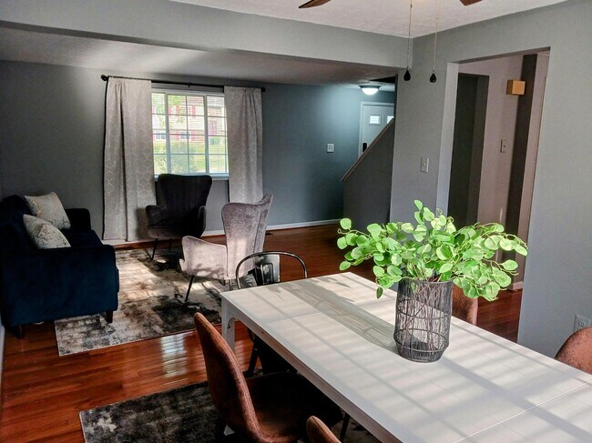 Sala de estar/Comedor 1 - 2167 Briarwood Dr