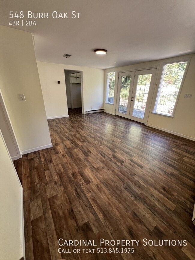 Building Photo - Charming 4-Bedroom Townhome for Rent in Sp...