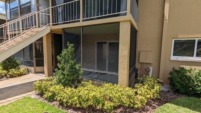 Building Photo - 1000 Lake of the Woods Blvd