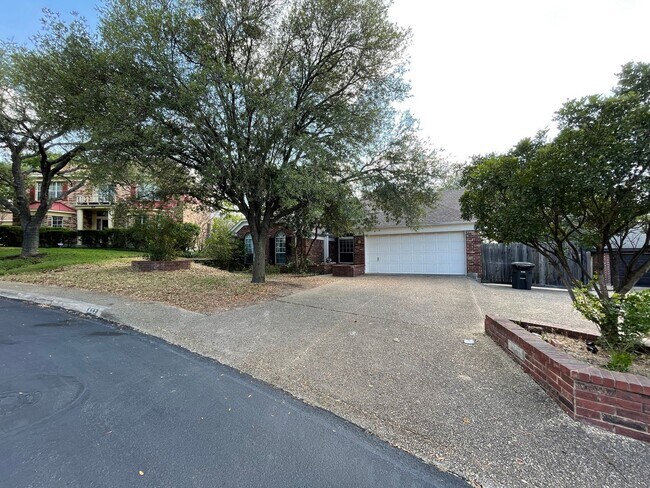 Building Photo - 4 br, 2 bath House - 822 Amberstone Drive