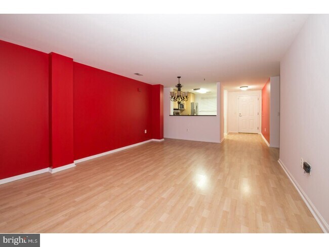 Building Photo - 2 Leverington Ave