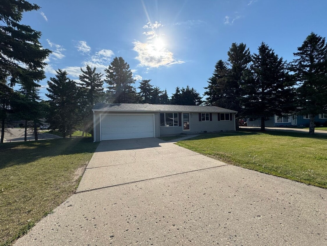 Primary Photo - 3 Bedroom Home