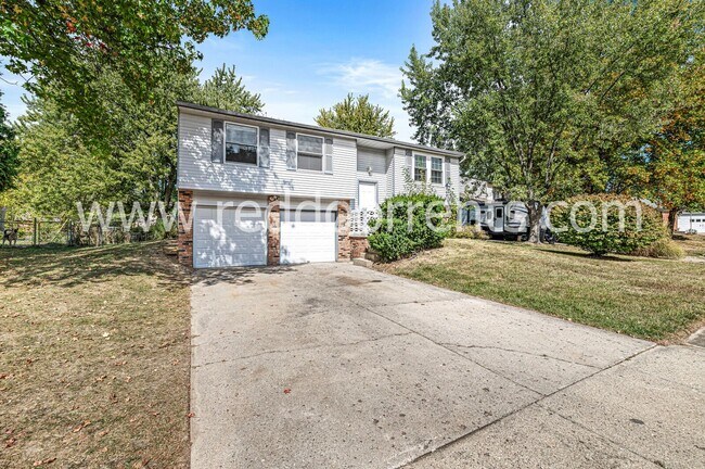 Building Photo - Stunning home in the heart of Indianapolis