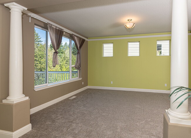 Foto del edificio - 5801 NE Weller Ct