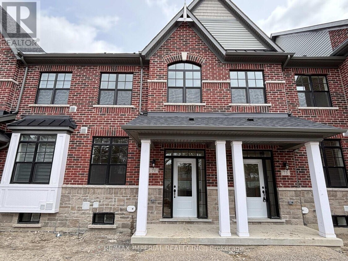 Photo principale - 71 Main Street Markham N