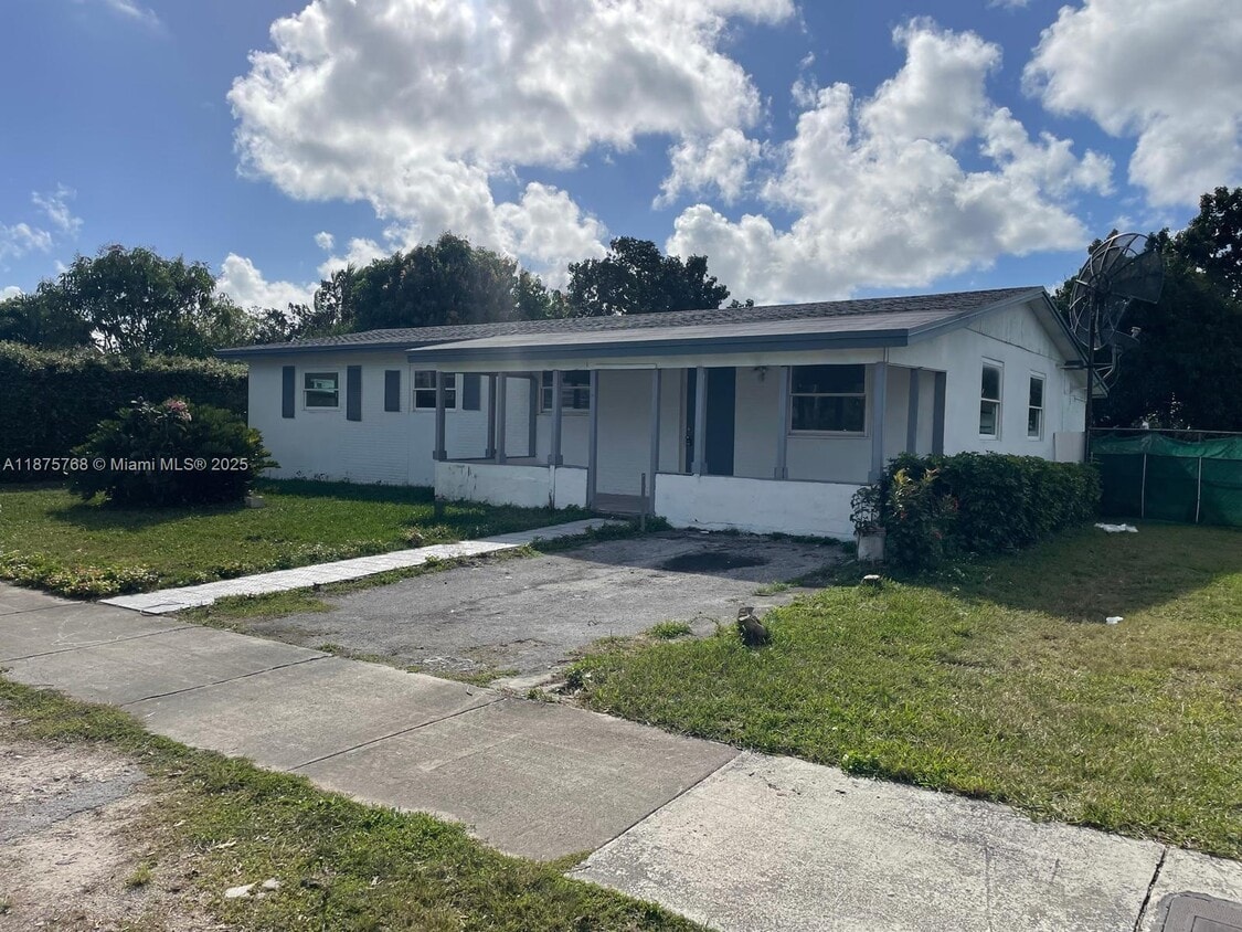 Primary Photo - 15602 SW 297th St