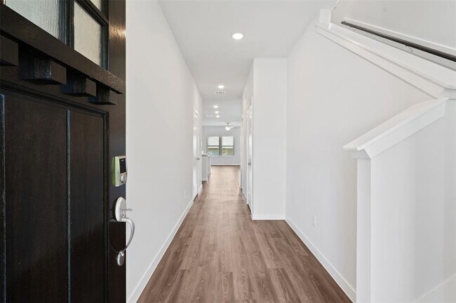 Building Photo - 8135 Arrowroot Ln