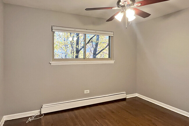 Building Photo - 631 S. Maple Ave.