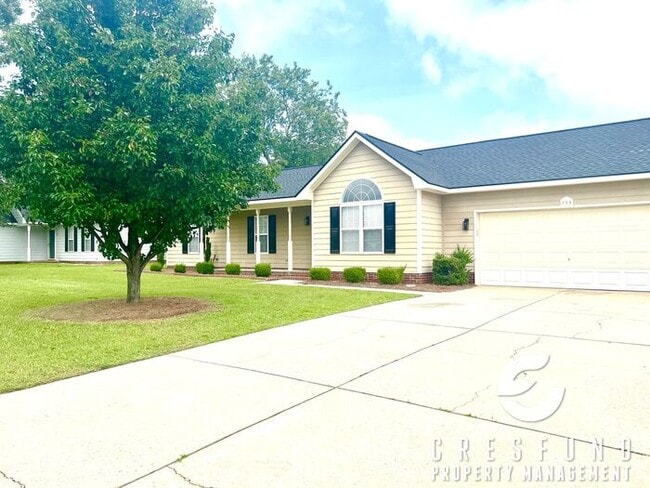 Building Photo - RECENTLY RENOVATED 3 BEDROOM just minutes ...