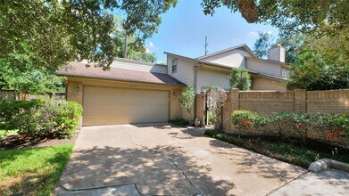 Building Photo - 8003 Oakwood Forest Dr