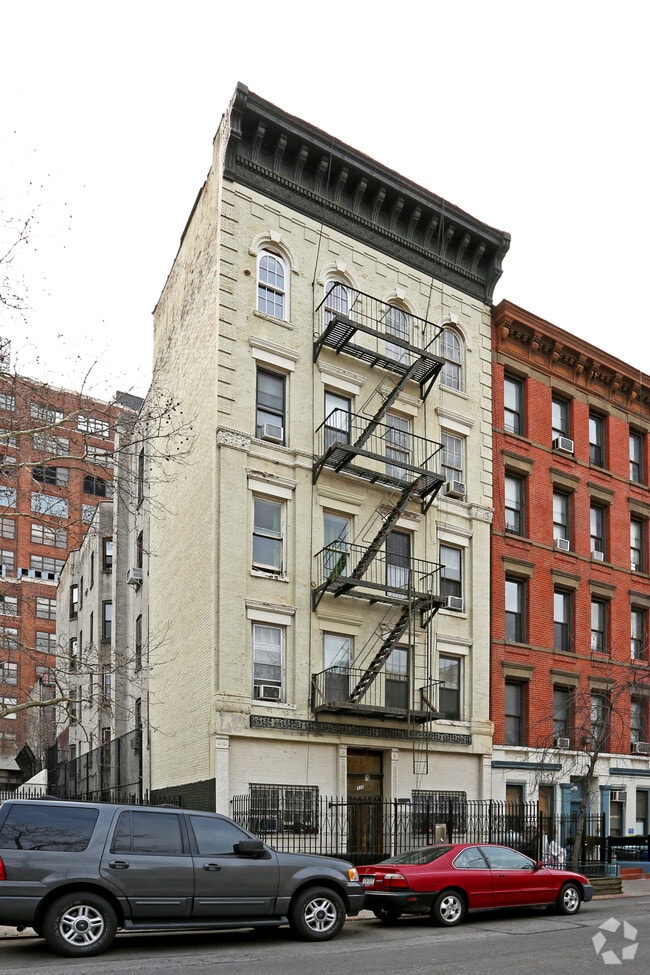 Primary Photo - 320 W 17th St