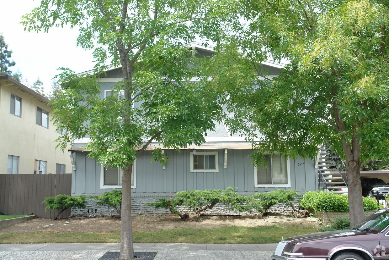 Building Photo - 523 Troy Dr