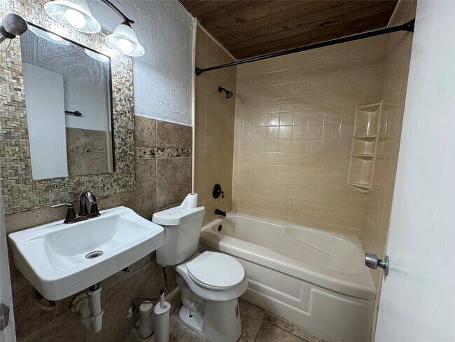 Foto del edificio - 8308 Lenore St