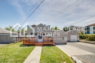 Building Photo - 615 S 225th St