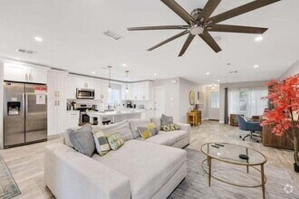 Building Photo - 513 Curlew Rd