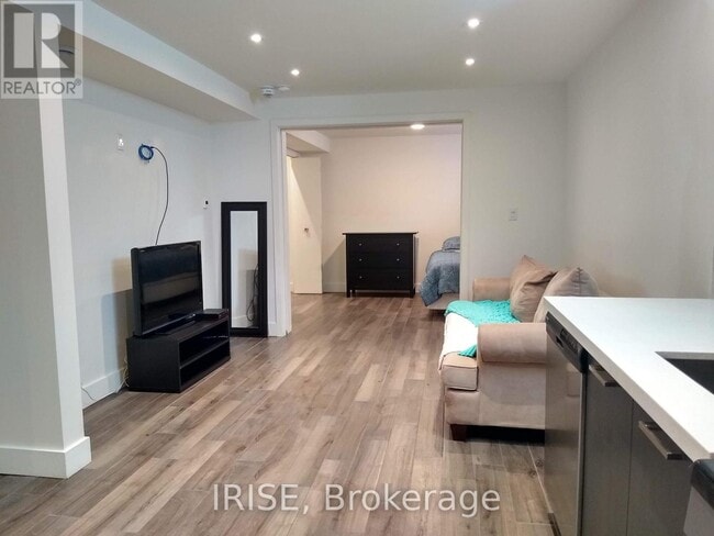 Photo du bâtiment - 11 Donmore Ave