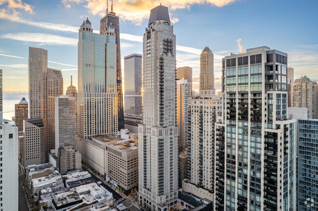 Foto aérea - Waldorf Astoria Chicago Residences