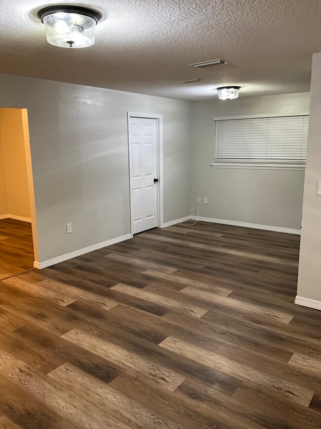 Foto del edificio - 512 Quail Ln