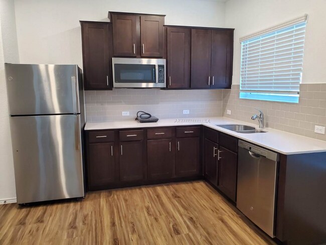 Foto del edificio - 1005 Bluewood Bend