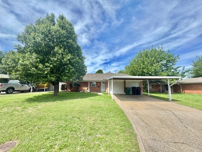 Building Photo - 7601 S Villa Ave
