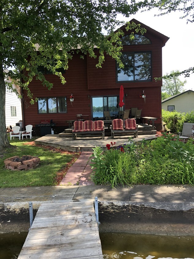 1014 Court Cir, Winona Lake, IN 46590 House Rental in Winona Lake, IN