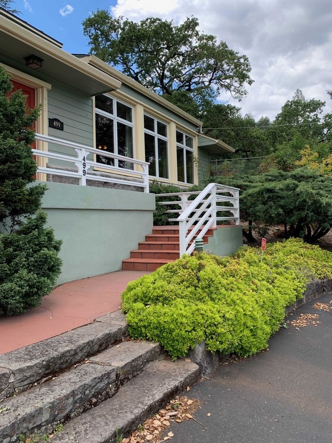 Building Photo - 2 bedroom in Santa Rosa CA 95404