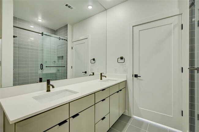 Foto del edificio - 100 Mockingbird Ln
