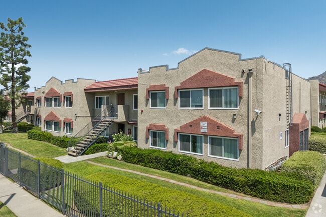 Azusa Gardens - Azusa Gardens Apartments