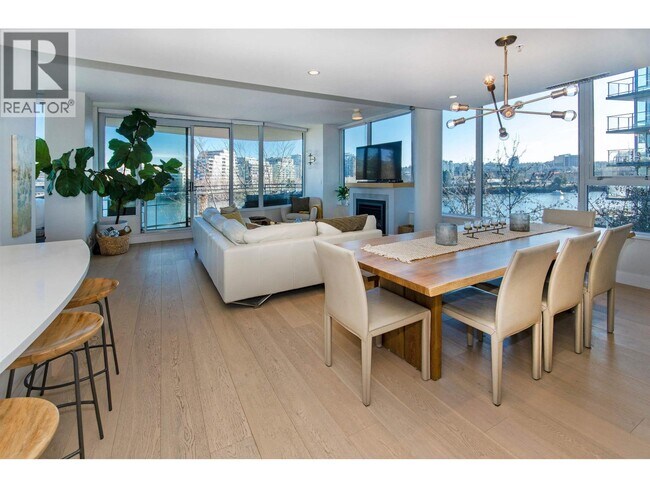 Building Photo - 9 Smithe Mews